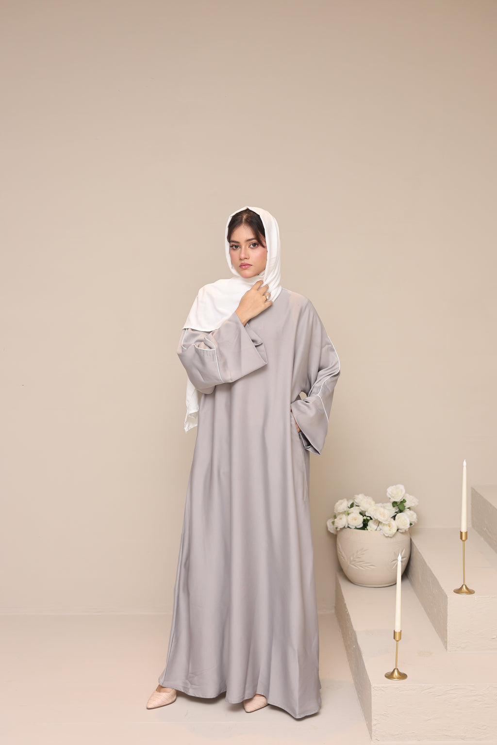 Layan Abaya — Light Grey