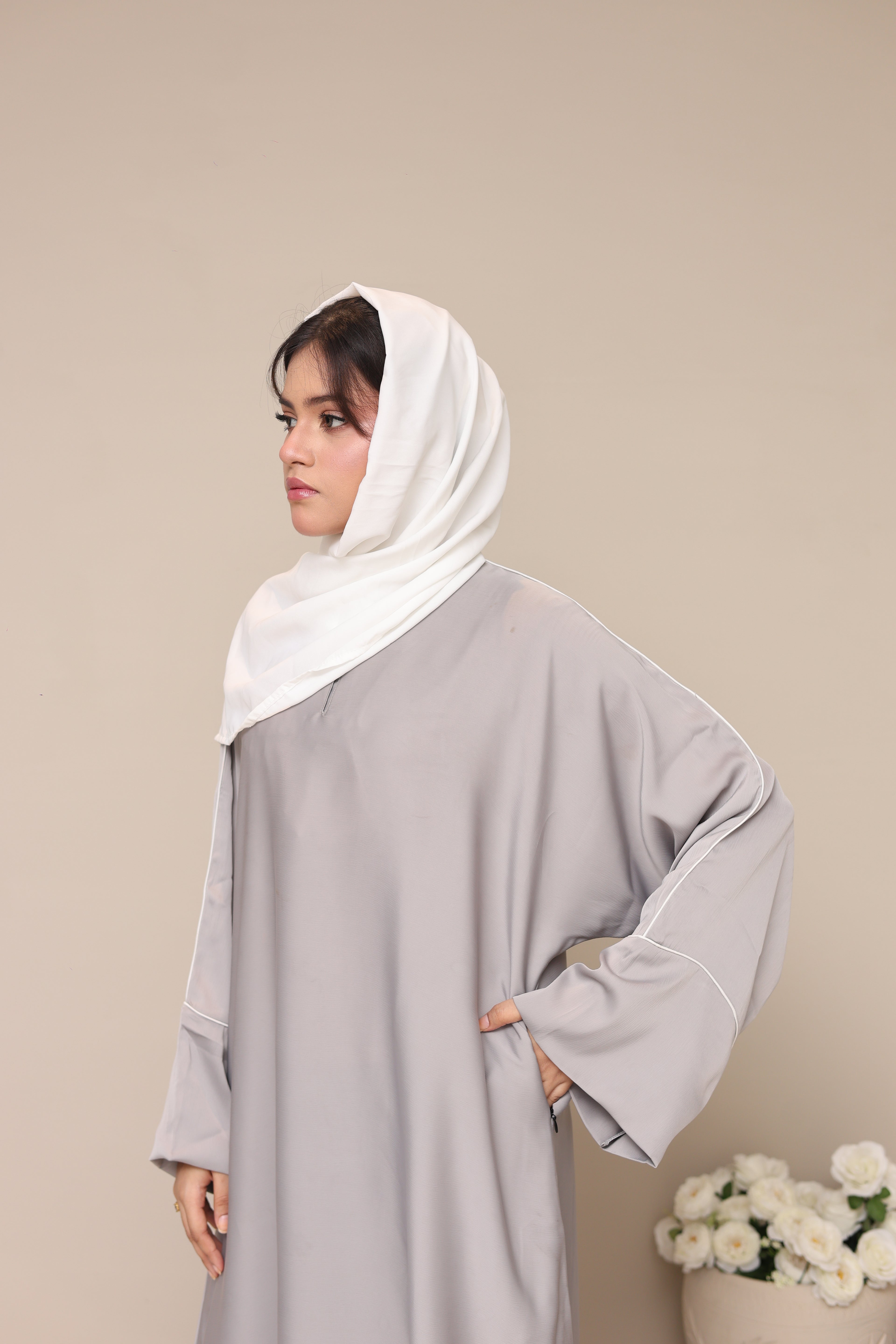 Layan Abaya — Light Grey