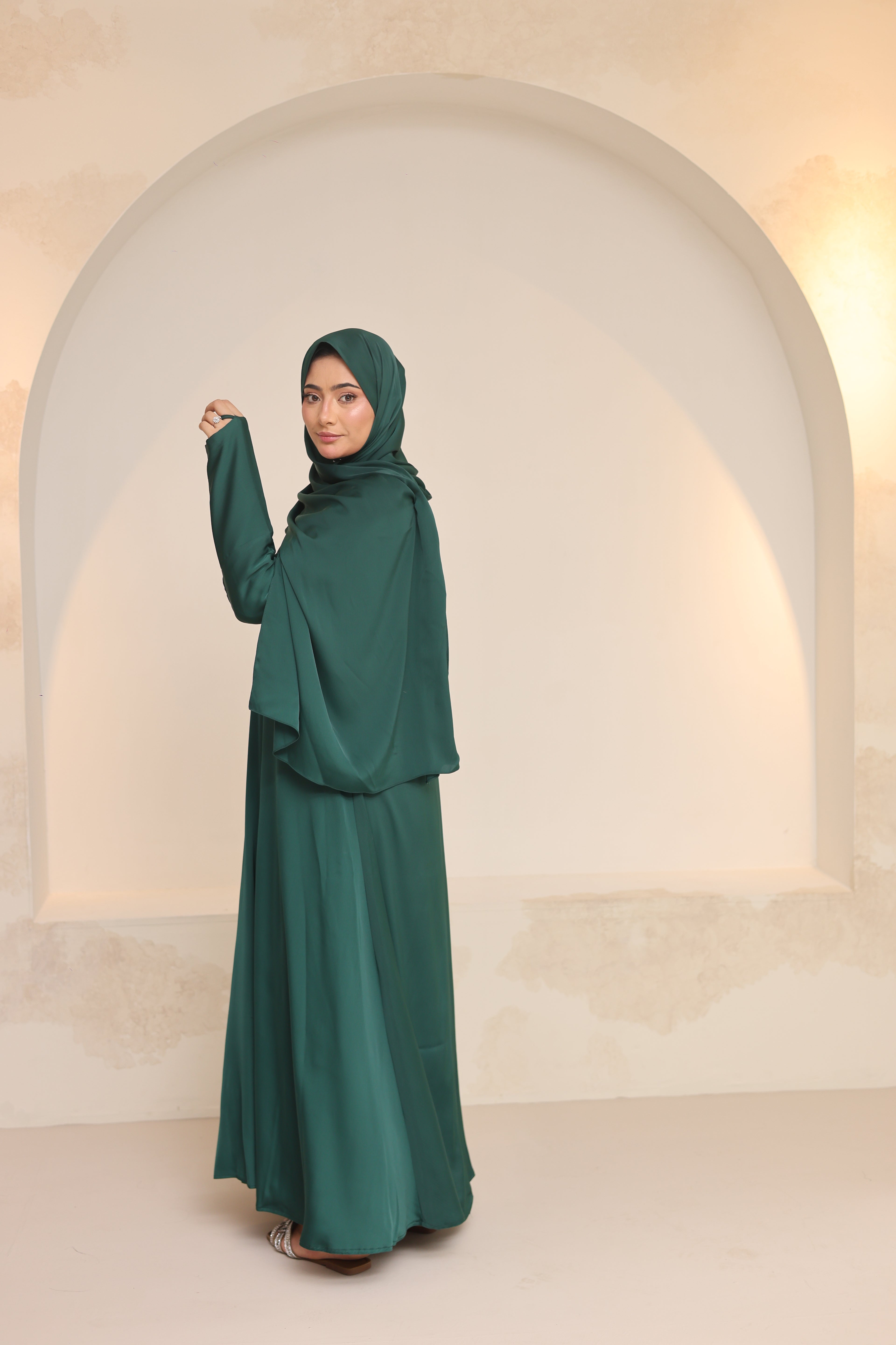 Utility Abaya — Bottle Green