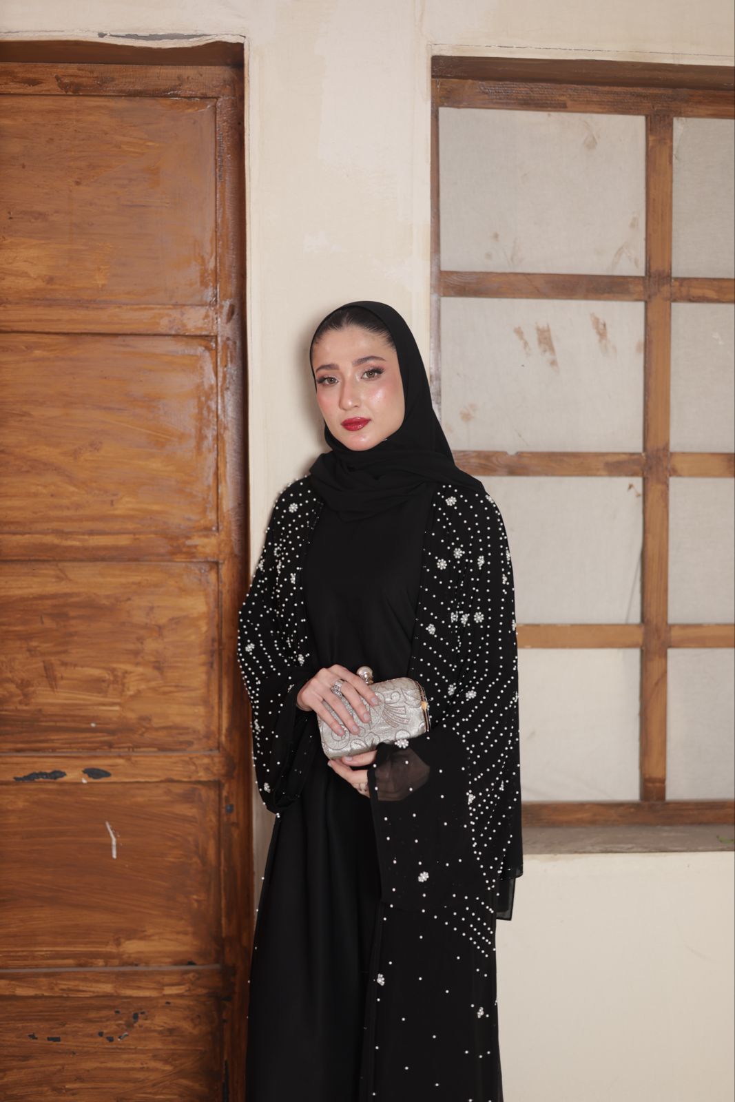 Black Luxury Pearl Abaya – Chiffon & Nida