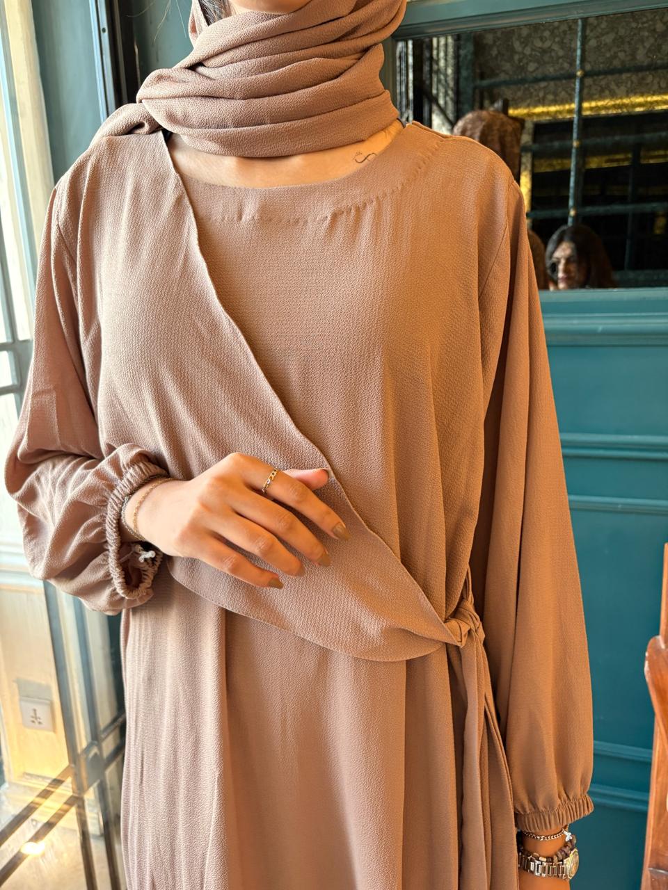 Beige Knot